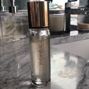 Yves Saint Laurent Touche Éclat Blur Primer